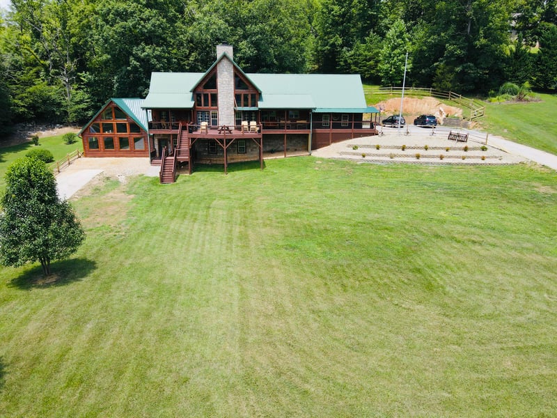 3202 Valley Home Rd, Sevierville, TN 37862