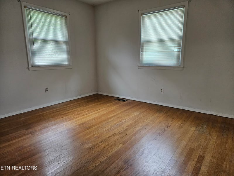 3204 Hazelwood Rd, Knoxville, TN 37921