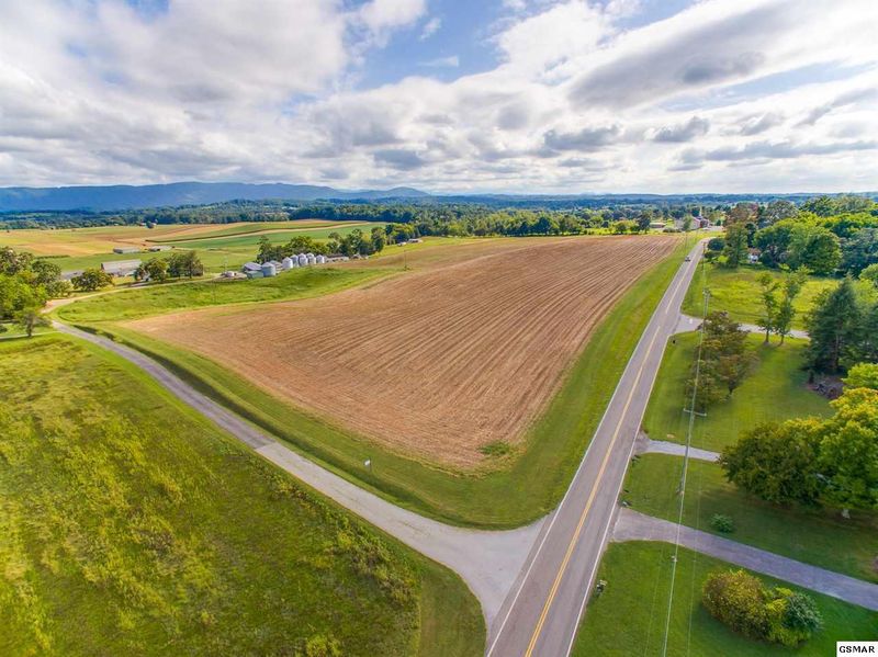 3204 Old Niles Ferry Rd, Maryville, TN 37803