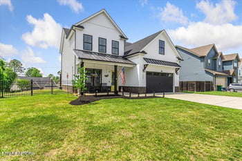 3205 Great Plains Ln, Knoxville, TN 37931