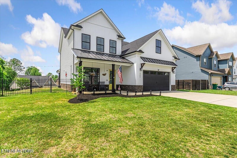 3205 Great Plains Ln, Knoxville, TN 37931