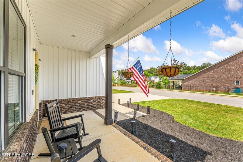 3205 Great Plains Ln, Knoxville, TN 37931