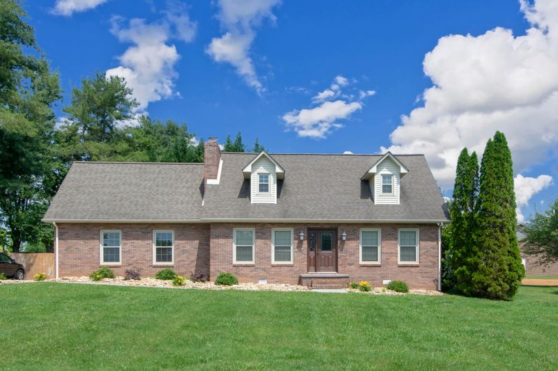 3205 Old Niles Ferry Rd, Maryville, TN 37803