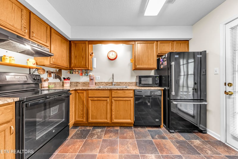 3205 Quiet Way, Knoxville, TN 37918