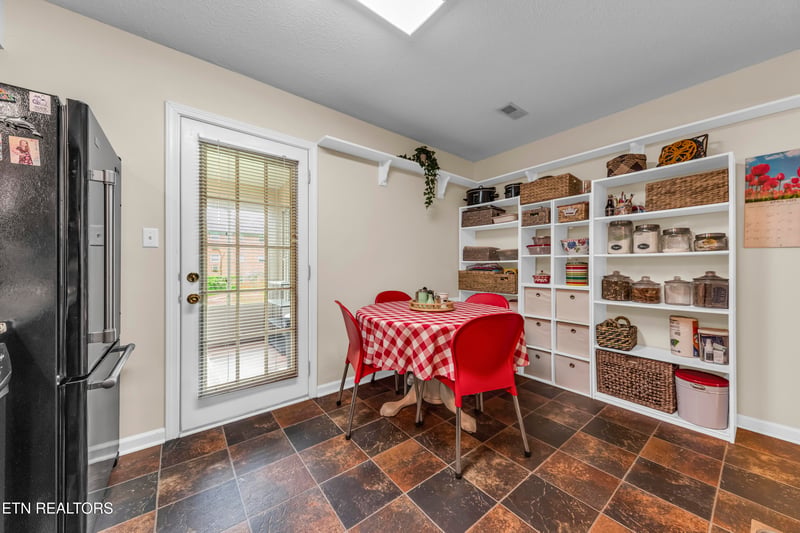 3205 Quiet Way, Knoxville, TN 37918