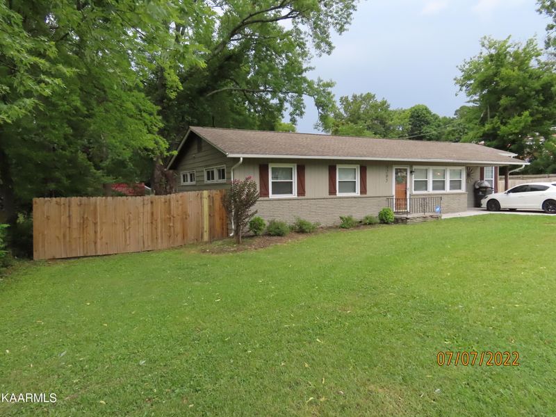 3205 Sanderson Rd, Knoxville, TN 37921