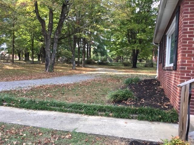 3206 Alice Bell Rd, Knoxville, TN 37917