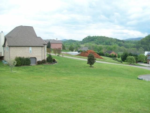 3206 Bakerstown Ct, Maryville, TN 37803