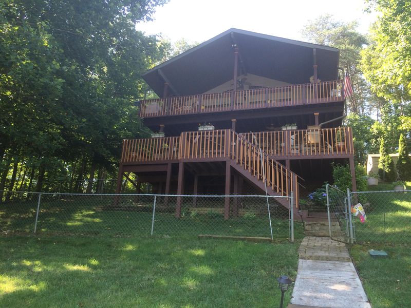 3206 Devault Rd, Louisville, TN 37777