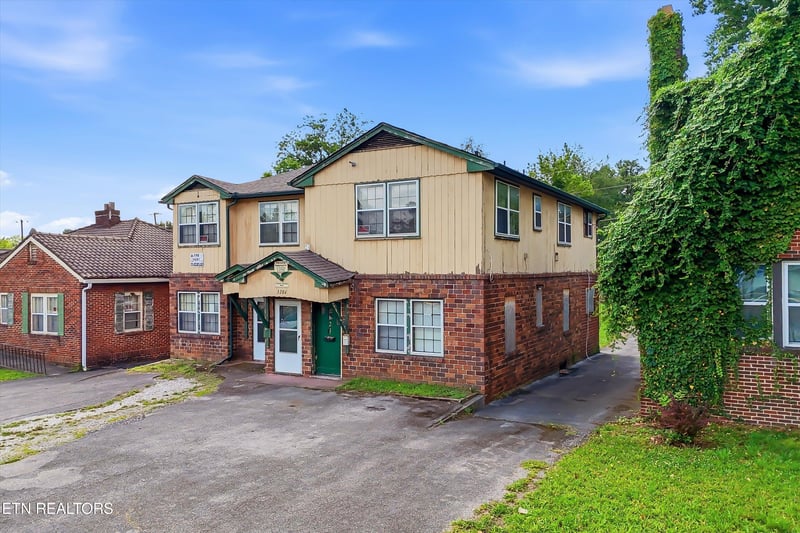 3206 E Magnolia Ave, Knoxville, TN 37914