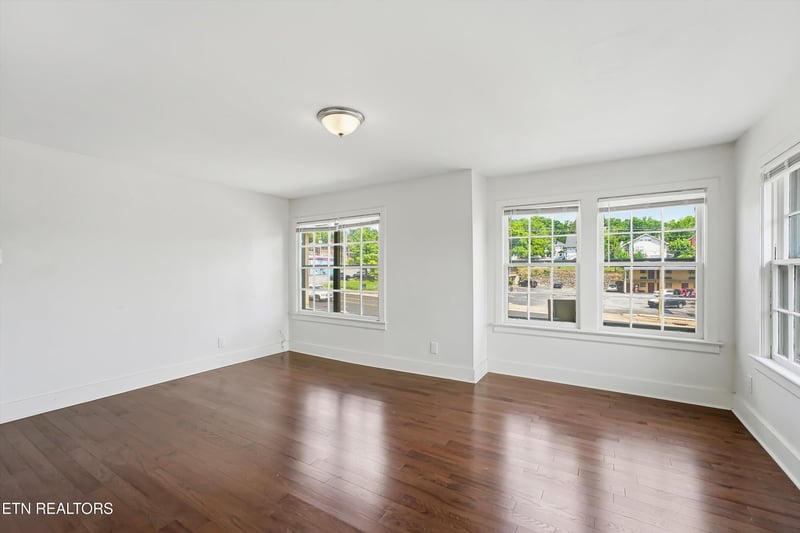 3206 E Magnolia Ave, Knoxville, TN 37914