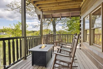 3206 Falling Leaf Way, Pigeon Forge, TN 37863