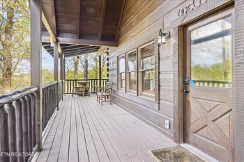 3206 Falling Leaf Way, Pigeon Forge, TN 37863