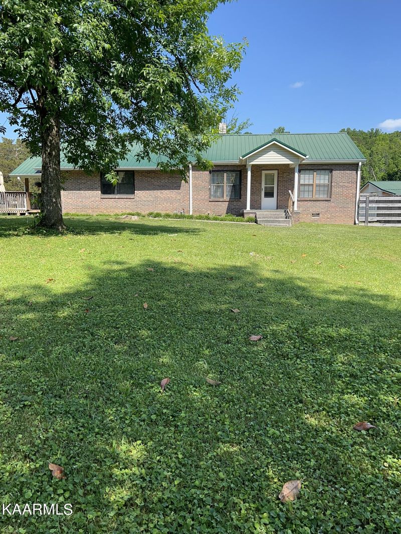 3206 W Wolf Valley Rd, Clinton, TN 37716