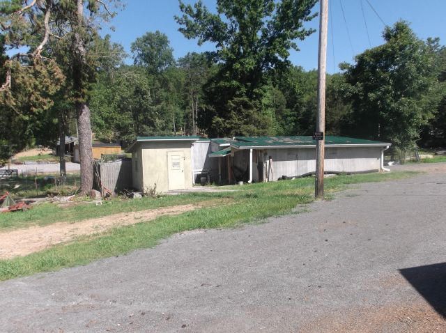 3206 W Wolfe Valley Rd, Clinton, TN 37716
