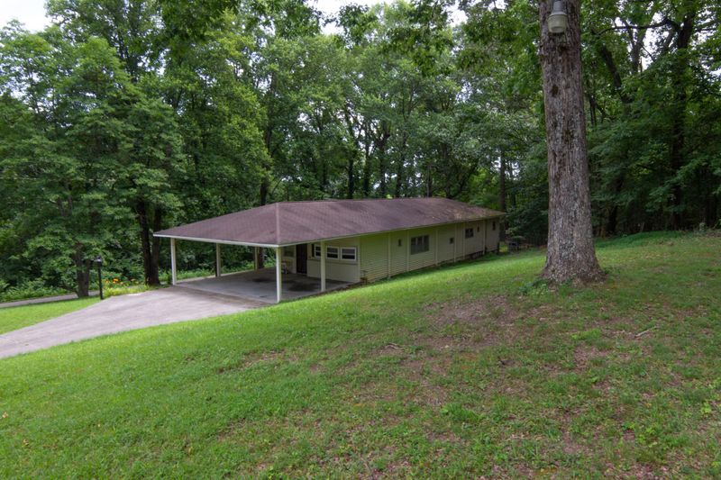 3207 Clear Springs Rd, Mascot, TN 37806