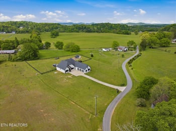3207 Hankins Ln, Knoxville, TN 37914