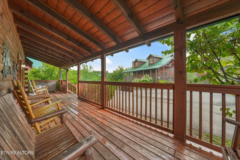 3208 White Falcon Way #814, Pigeon Forge, TN 37863
