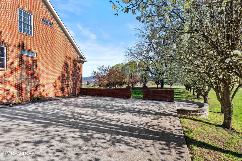 3208 Whittenburg Dr, Maryville, TN 37804