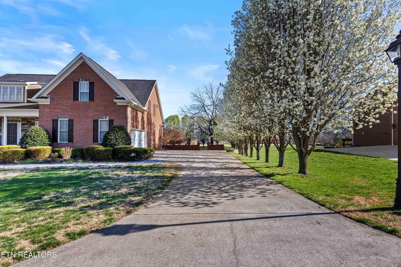 3208 Whittenburg Dr, Maryville, TN 37804