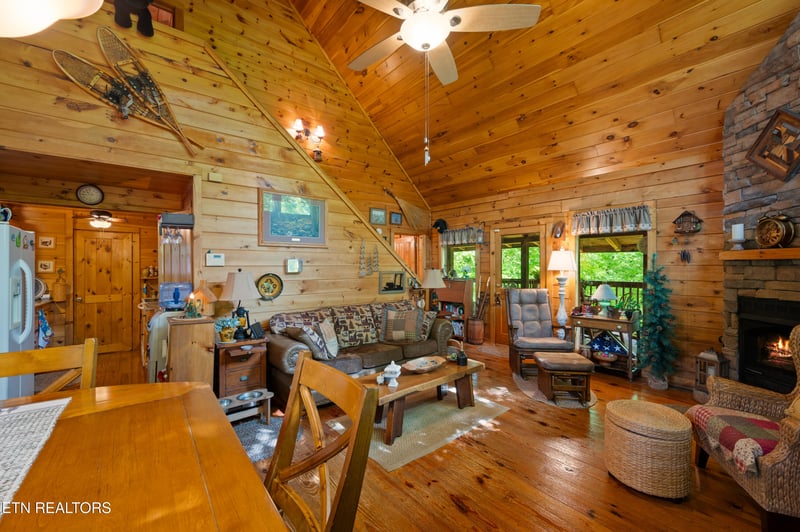 3209 Bear Country Way, Pittman Center, TN 37738