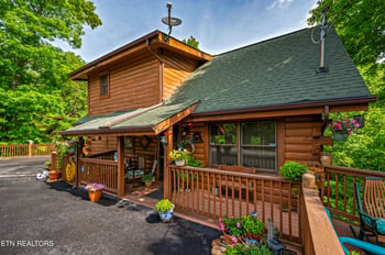 3209 Bear Country Way, Pittman Center, TN 37738
