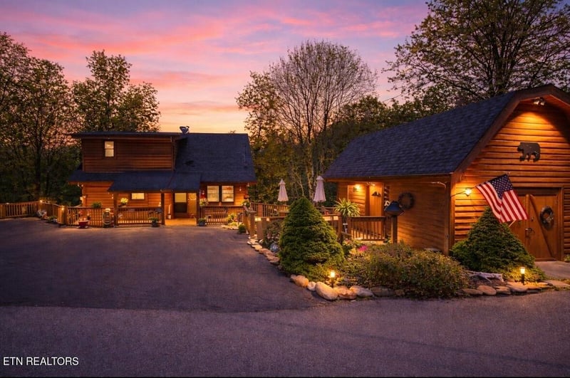 3209 Bear Country Way, Pittman Center, TN 37738
