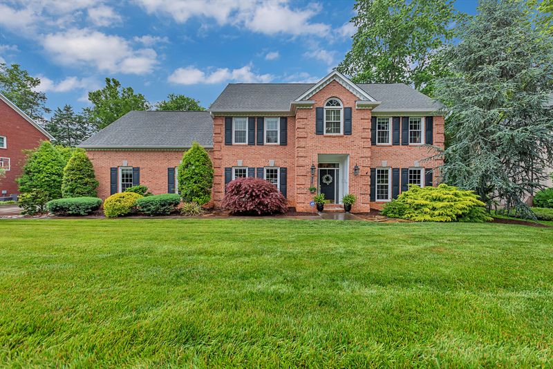 321 Axton Dr, Knoxville, TN 37934