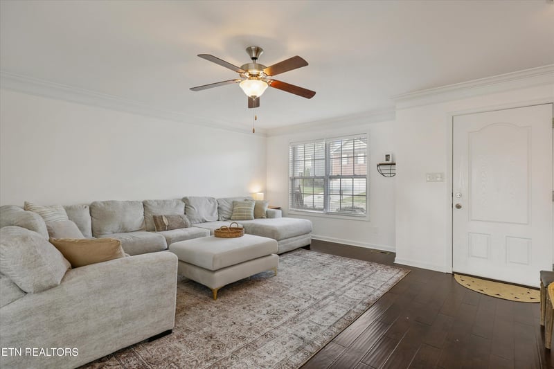 321 Caboose Ln, Maryville, TN 37804