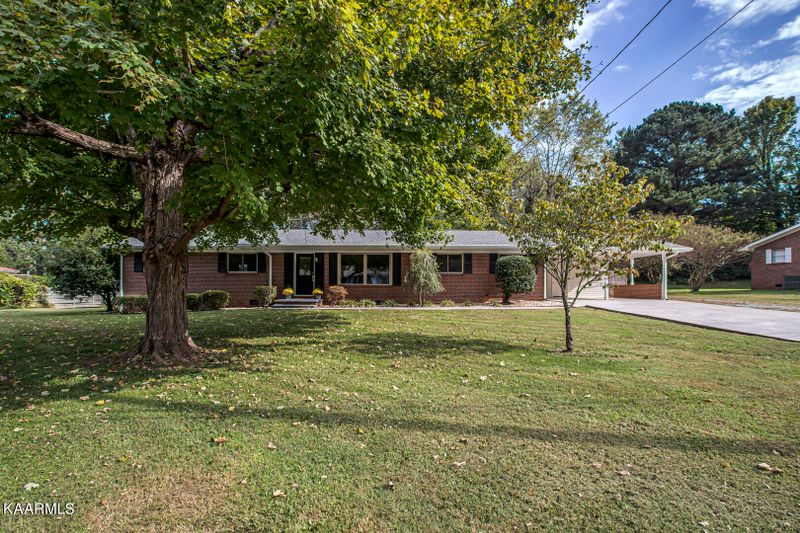 321 Cedar Springs Rd, Athens, TN 37303