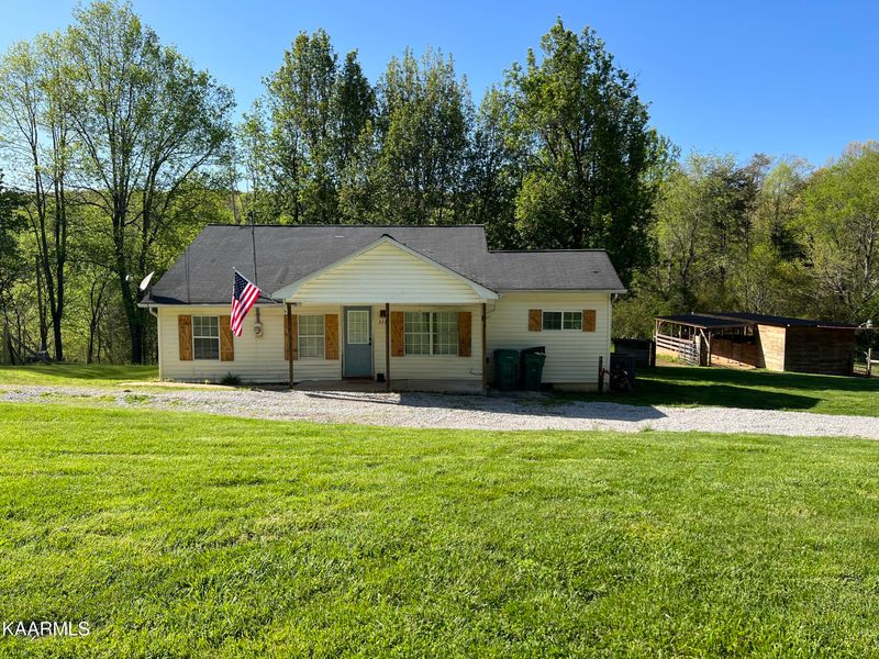 321 Cumberland View Rd, Clinton, TN 37716
