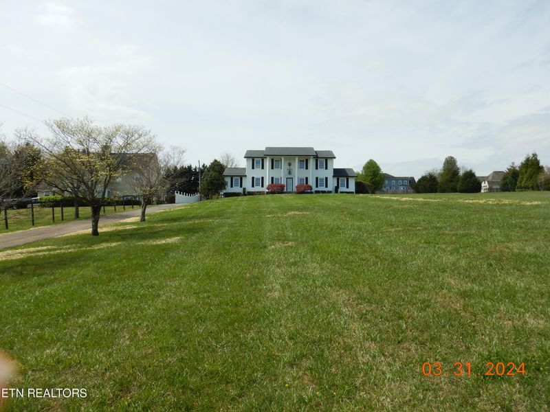 321 Mcfee Rd, Farragut, TN 37934