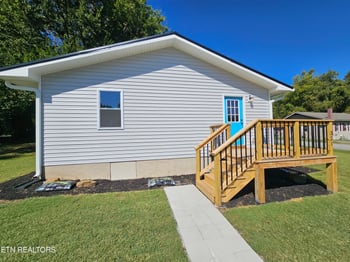 321 N Dunlap Ave, Rockwood, TN 37854