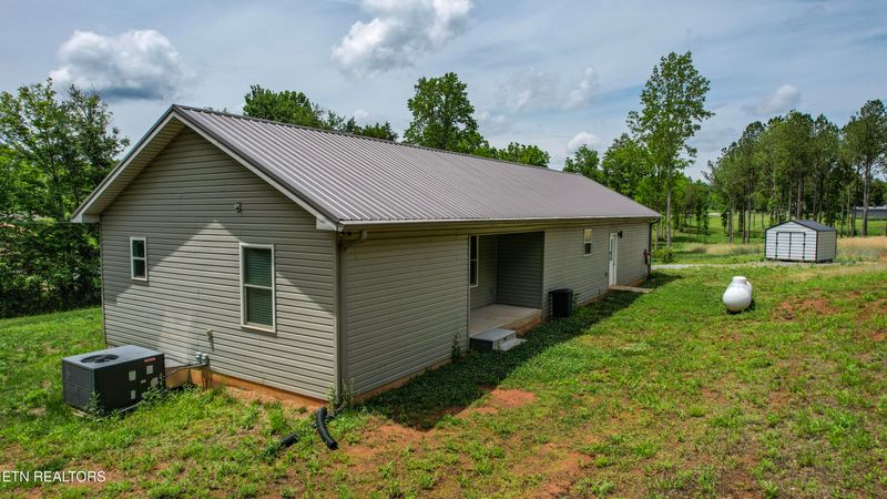 321 Old State Rd, Madisonville, TN 37354