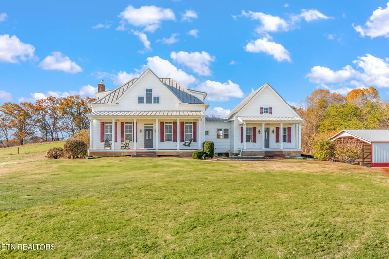 321 Peach Orchard Rd, Clinton, TN 37716