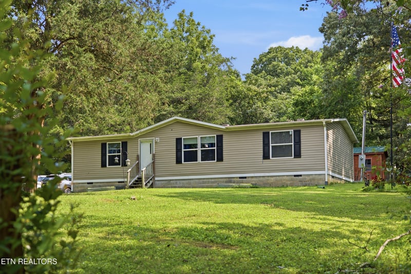 321 Rose Cir, Kingston, TN 37763