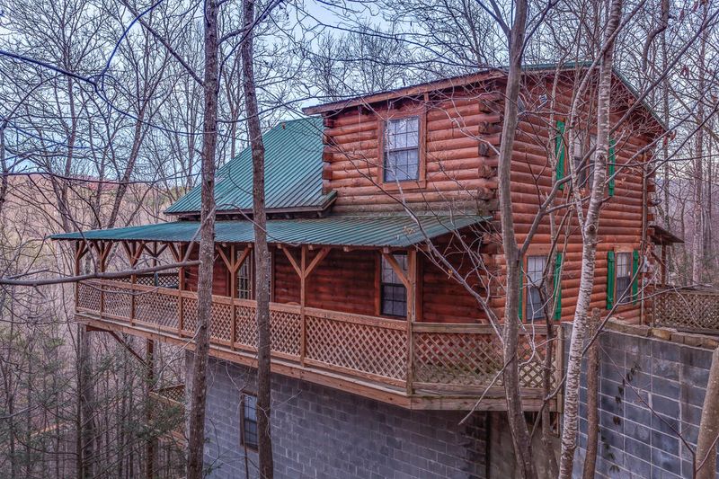 321 Sugar View Dr, Sevierville, TN 37876