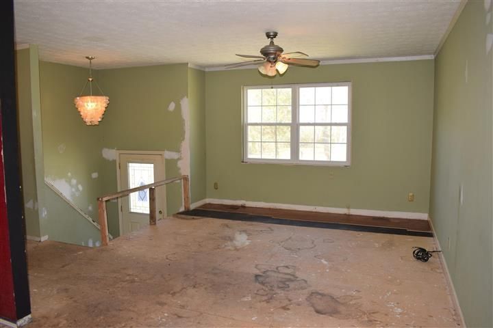 321 Thacker Ln, Etowah, TN 37331
