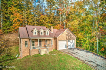 321 W Bullrun Valley Dr, Heiskell, TN 37754
