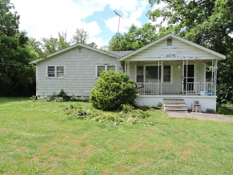 321 W Copeland Dr, Powell, TN 37849