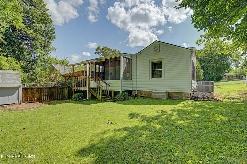 3210 Dempster St, Knoxville, TN 37917