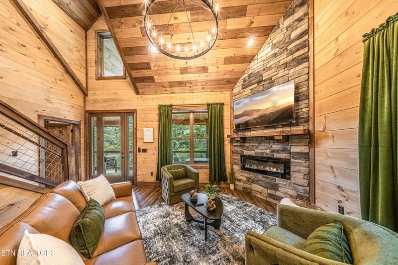 3210 Pine Way, Pigeon Forge, TN 37863