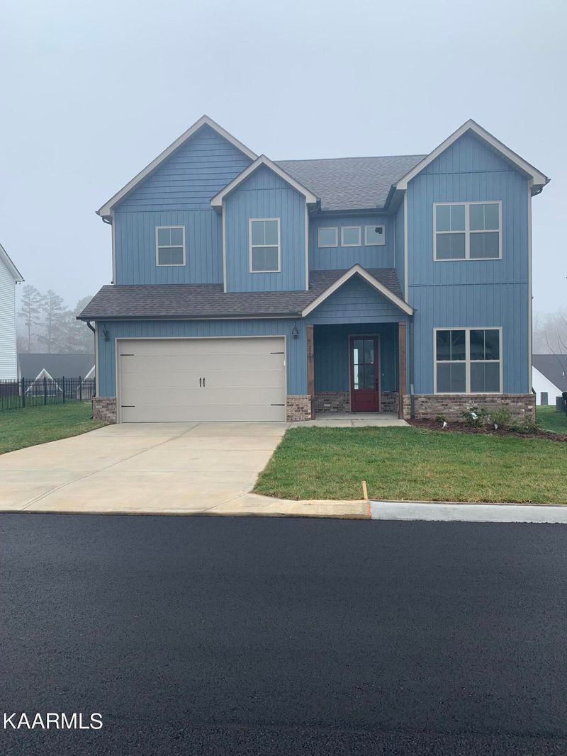 3211 Great Plains Ln, Knoxville, TN 37931