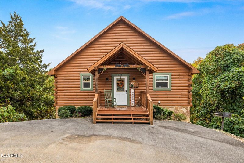 3211 Outlook Way, Pigeon Forge, TN 37863