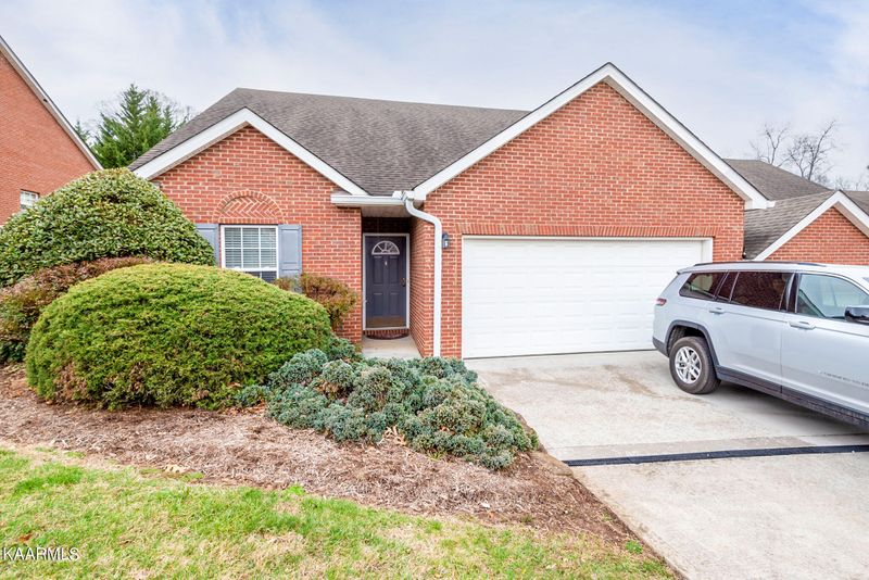 3211 Thomas Hill Way, Knoxville, TN 37917