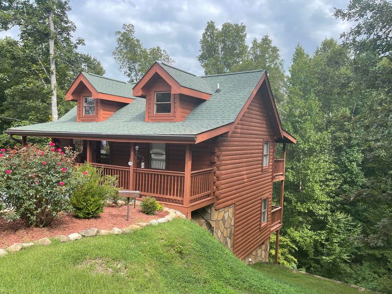 3213 Bear Country Way, Sevierville, TN 37876