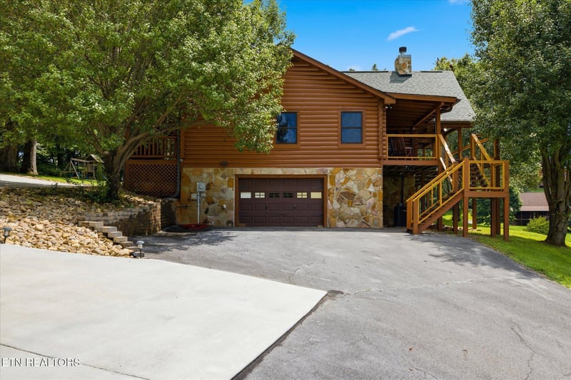 3213 Big Cove Ct, Sevierville, TN 37862