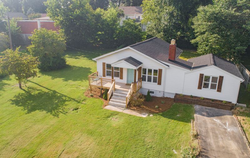 3213 Buffat Mill Rd, Knoxville, TN 37917