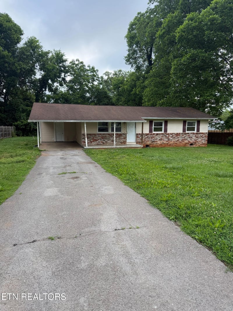 3215 Lineback Rd, Knoxville, TN 37921