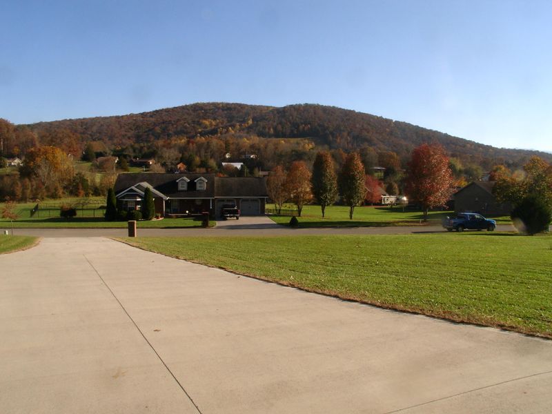 3215 Sybill Lee Ln, Sevierville, TN 37876